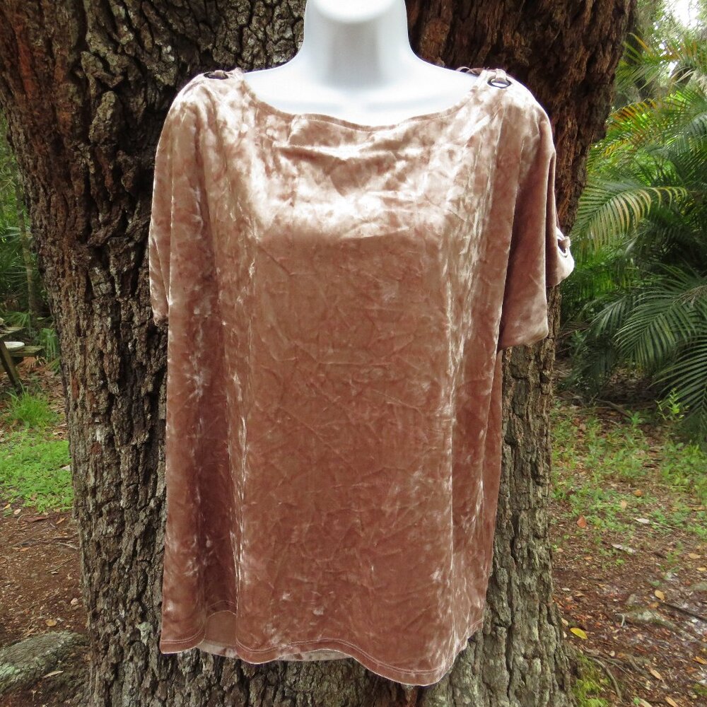 Cable and Gauge Womans Crushed Velvet XL open short sleeve shirt